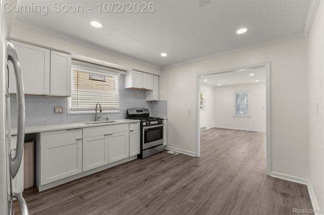 5649 Colonial Street, Dearborn Heights, MI 48127