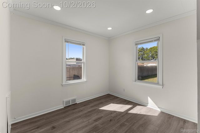 5649 Colonial Street, Dearborn Heights, MI 48127