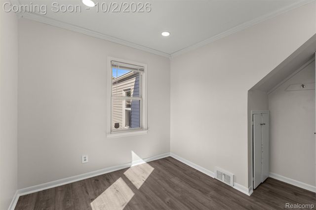 5649 Colonial Street, Dearborn Heights, MI 48127
