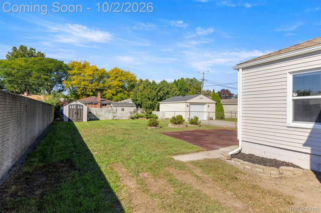 5649 Colonial Street, Dearborn Heights, MI 48127