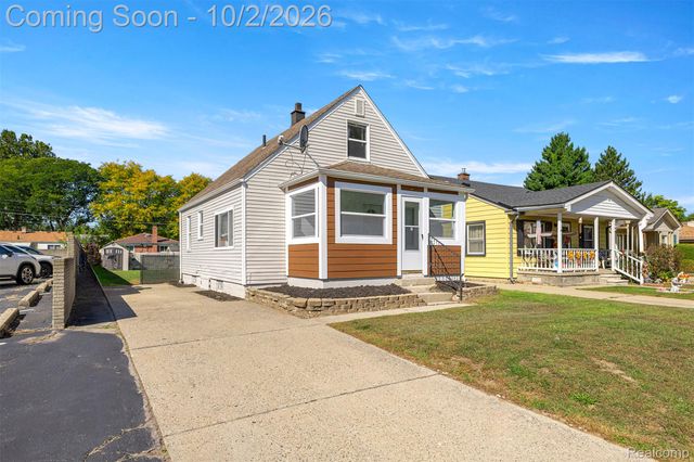 5649 Colonial Street, Dearborn Heights, MI 48127