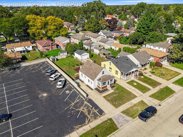 5649 Colonial Street, Dearborn Heights, MI 48127