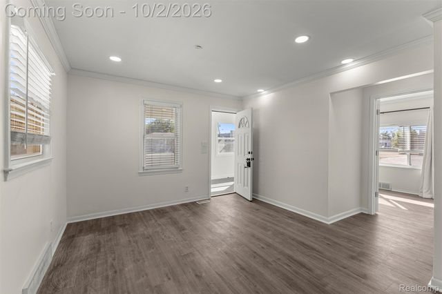 5649 Colonial Street, Dearborn Heights, MI 48127
