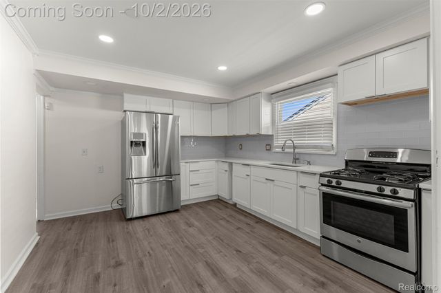 5649 Colonial Street, Dearborn Heights, MI 48127