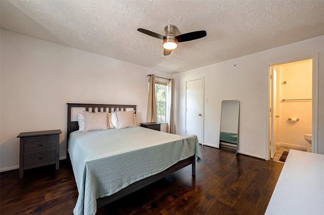 8051 Bay Branch Drive 2, The Woodlands, TX 77382