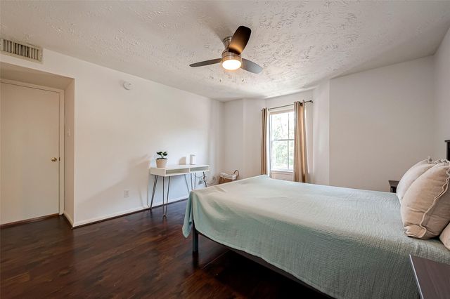 8051 Bay Branch Drive 2, The Woodlands, TX 77382