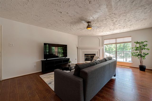 8051 Bay Branch Drive 2, The Woodlands, TX 77382