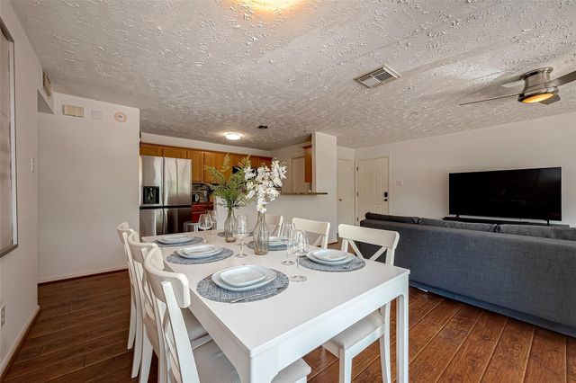 8051 Bay Branch Drive 2, The Woodlands, TX 77382