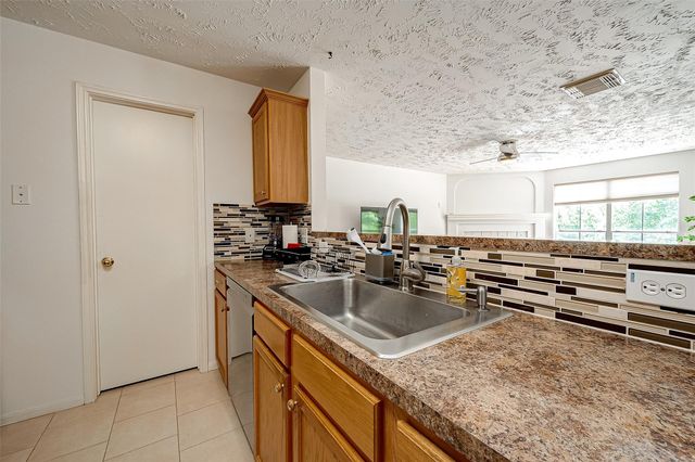 8051 Bay Branch Drive 2, The Woodlands, TX 77382