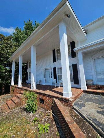 224 Mark Twain Avenue, W, Jamestown, TN 38556