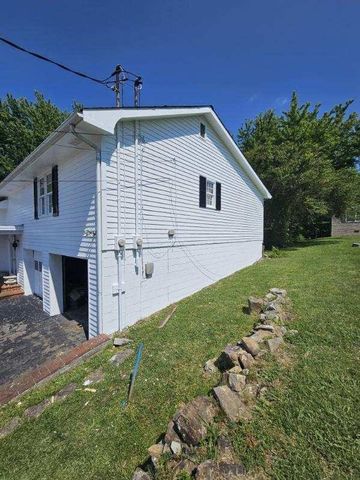 224 Mark Twain Avenue, W, Jamestown, TN 38556