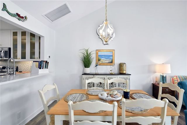 274 Moss Oak Lane 274, St Simons Island, GA 31522