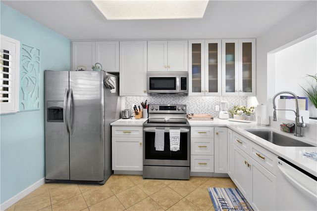 274 Moss Oak Lane 274, St Simons Island, GA 31522