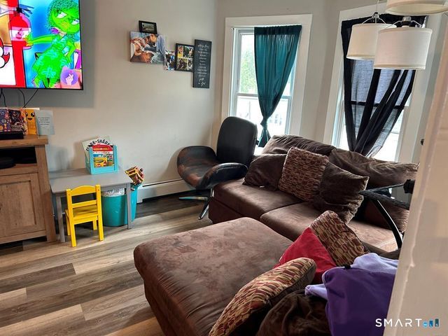 19 Wakefield Court, New Britain, CT 06053