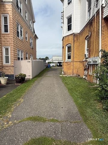 19 Wakefield Court, New Britain, CT 06053