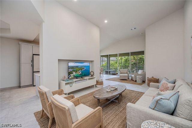 7128 Timberland CIR 201, Naples, FL 34109