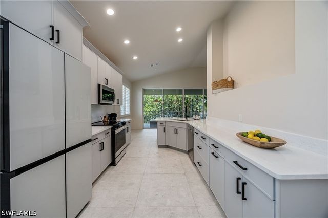 7128 Timberland CIR 201, Naples, FL 34109
