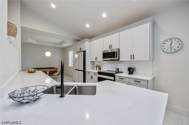 7128 Timberland CIR 201, Naples, FL 34109