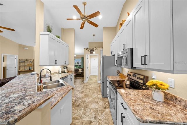 1019 SE 67TH COURT, Ocala, FL 34472