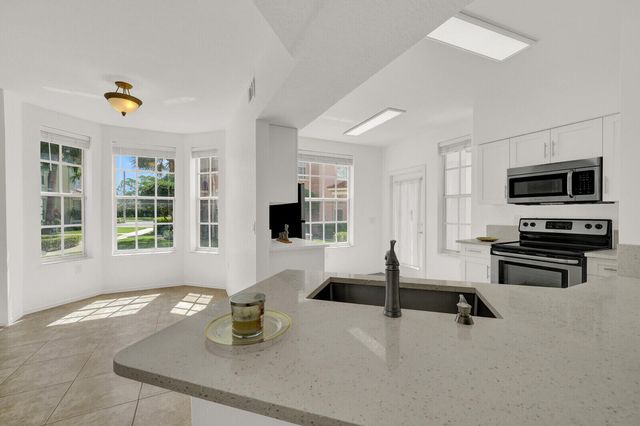 709 BELMONT Place 709, Boynton Beach, FL 33436