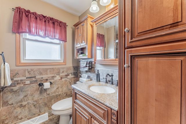 3640 Hawthorne Street, Franklin Park, IL 60131