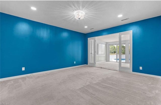 733 Woodstock RD, Virginia Beach, VA 23464