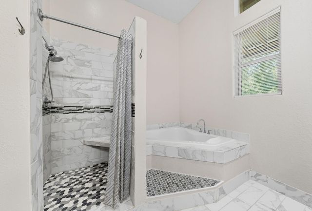 2184 Bear Bottom Drive, Wharton, TX 77488