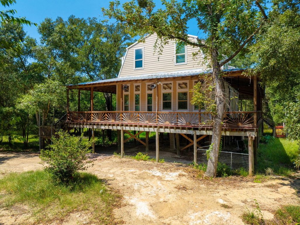 2184 Bear Bottom Drive, Wharton, TX 77488