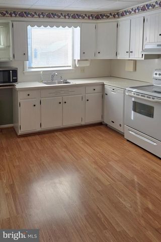 1980 LARCH AVE, East Petersburg, PA 17520