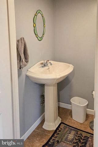 1980 LARCH AVE, East Petersburg, PA 17520