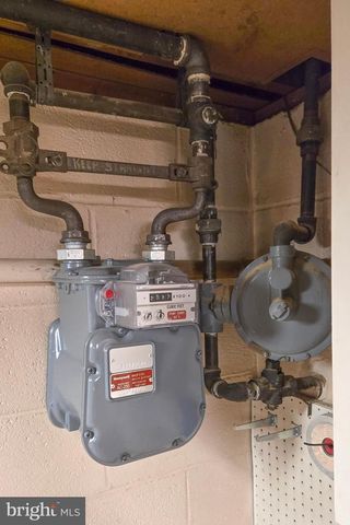 1980 LARCH AVE, East Petersburg, PA 17520