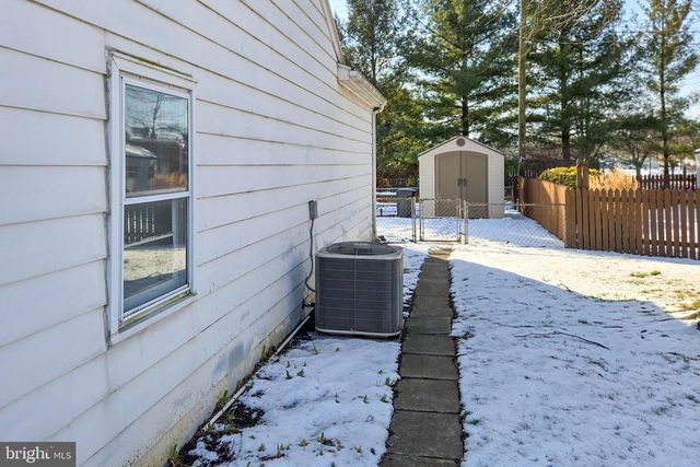 1980 LARCH AVE, East Petersburg, PA 17520