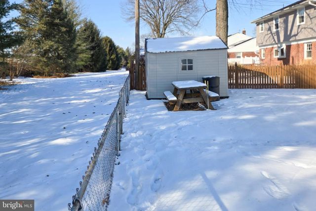 1980 LARCH AVE, East Petersburg, PA 17520