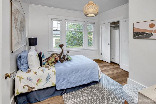 5718 Palatine Avenue N, Seattle, WA 98103