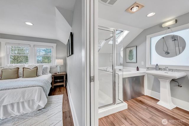 5718 Palatine Avenue N, Seattle, WA 98103