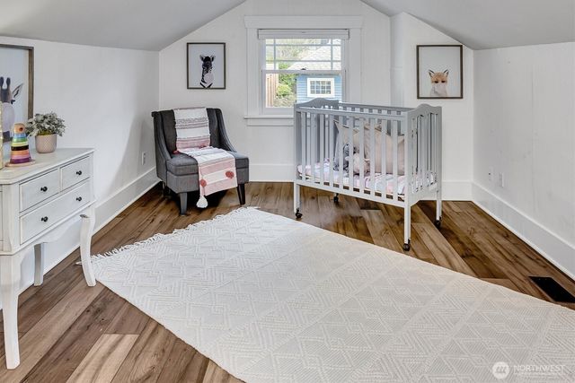 5718 Palatine Avenue N, Seattle, WA 98103