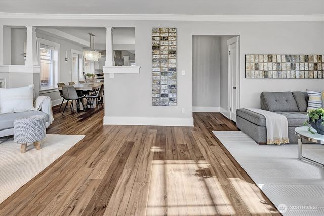 5718 Palatine Avenue N, Seattle, WA 98103