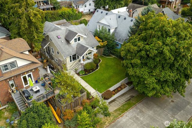 5718 Palatine Avenue N, Seattle, WA 98103