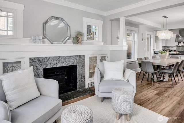 5718 Palatine Avenue N, Seattle, WA 98103