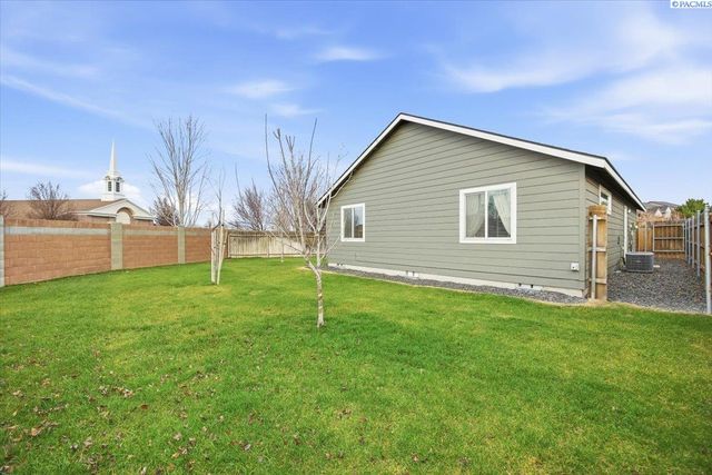 8011 W 5th Ave, Kennewick, WA 99336