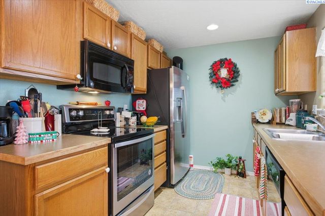 8011 W 5th Ave, Kennewick, WA 99336