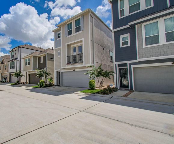 1912 Honey Mound Drive, Spring Branch, TX 77080