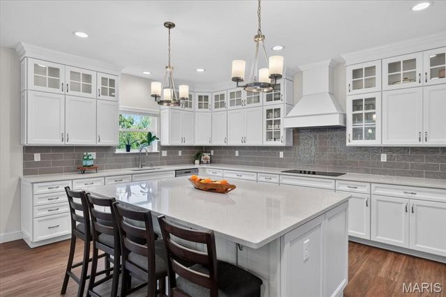 823 Silver Buck Lane, Chesterfield, MO 63005