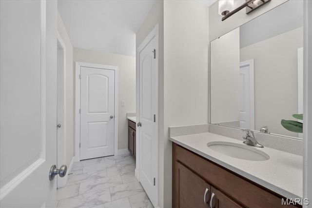 823 Silver Buck Lane, Chesterfield, MO 63005
