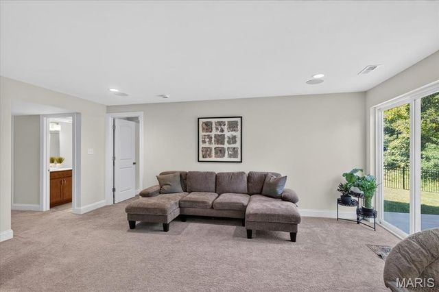 823 Silver Buck Lane, Chesterfield, MO 63005