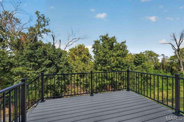 823 Silver Buck Lane, Chesterfield, MO 63005