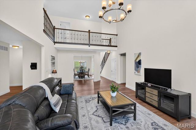 823 Silver Buck Lane, Chesterfield, MO 63005