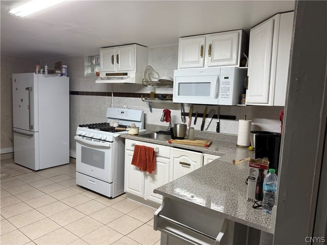 609 Demong Drive, Syracuse, NY 13214