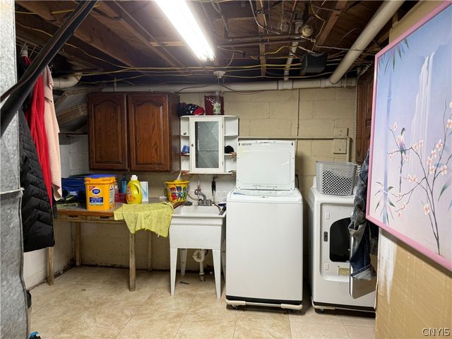 609 Demong Drive, Syracuse, NY 13214