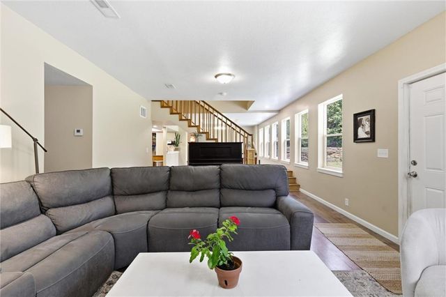 12632 Elkhorn Road, Rayville, MO 64084